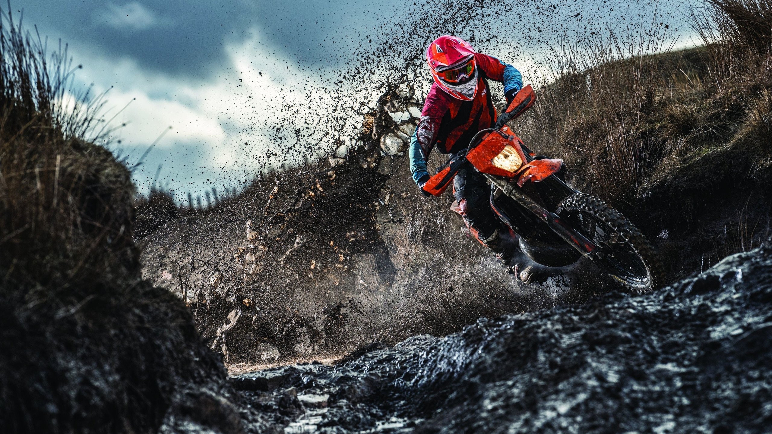 _水中的极速竞逐：水上飞人表演_，水上飞人比赛视频