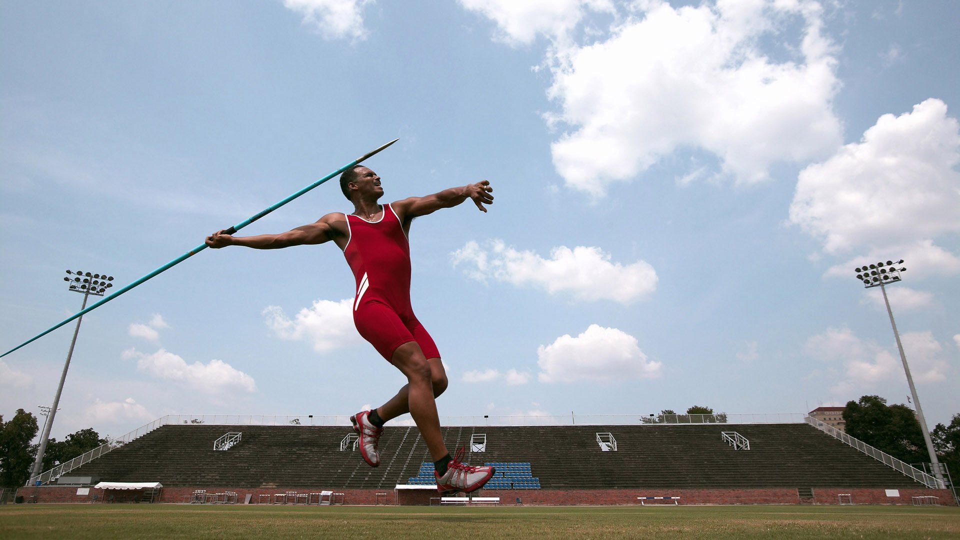 世界杯盛况回顾：足坛巅峰对决精华重现，世界杯殿堂经典回顾
